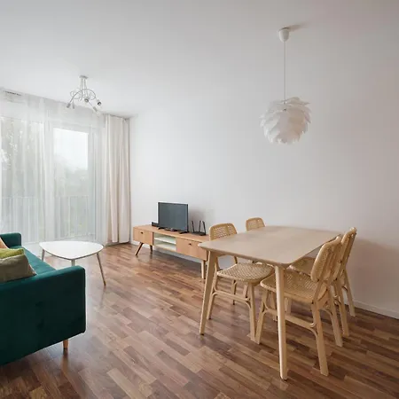 Wola Guminska Harmony 아파트